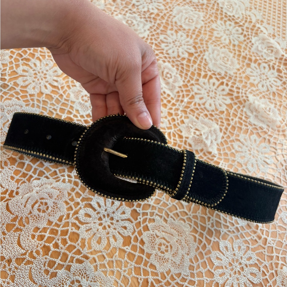 Elegant Black Belt with Gold Accents